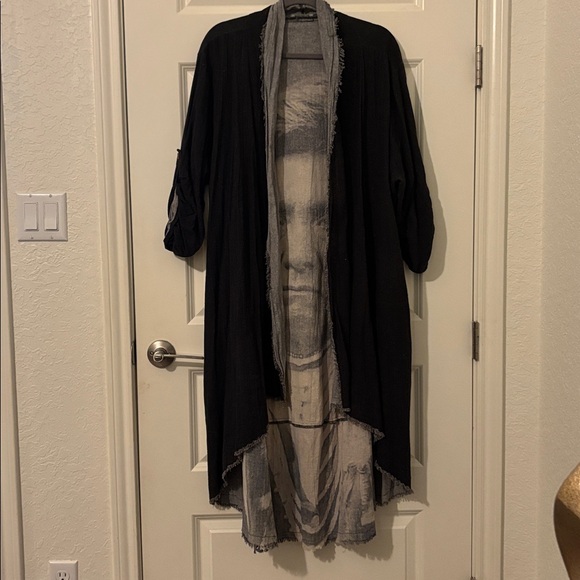 Black and White Graphic Long kimono OS - Picture 2 of 5